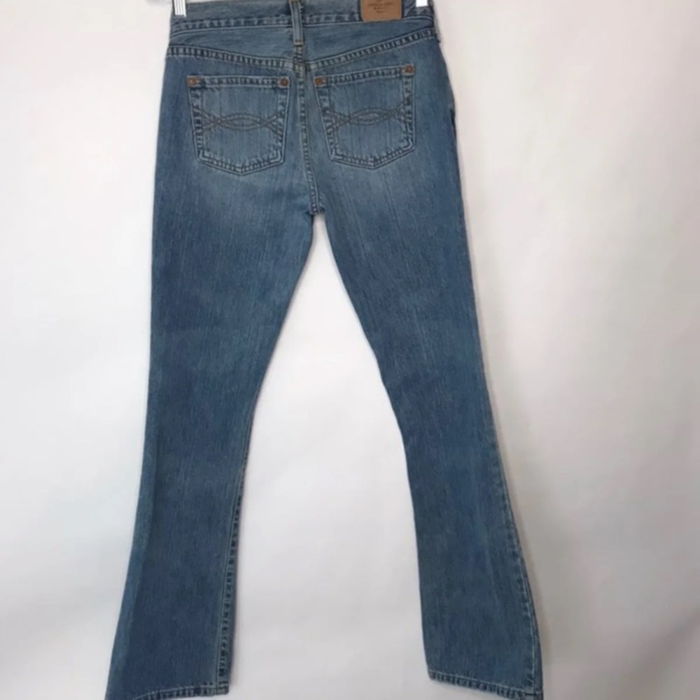Abercrombie & Fitch - Picture 2 of 5
